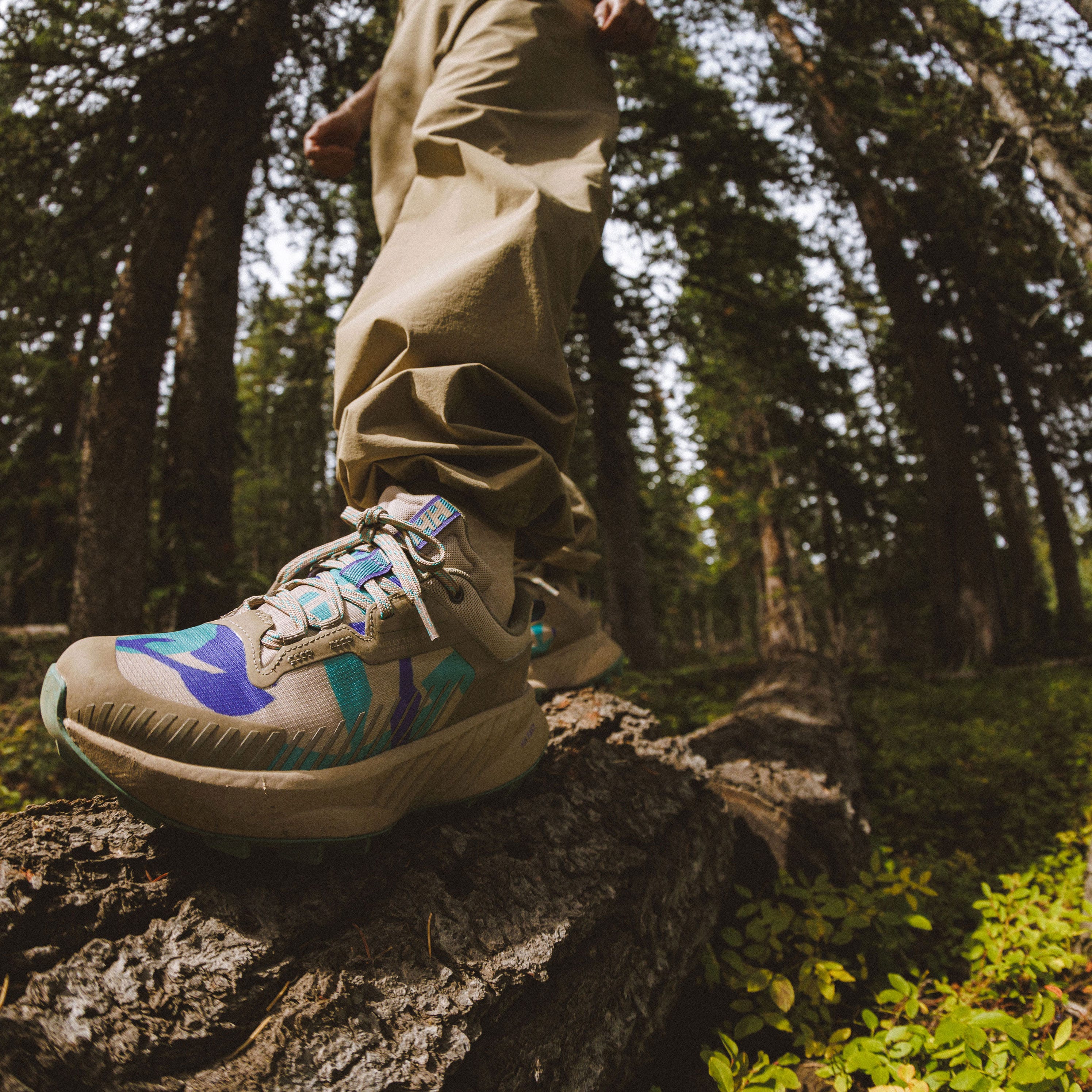 Women’s AWE Hiker HELLY TECH® Shoes - 068 HH KHAKI / PEBBLE