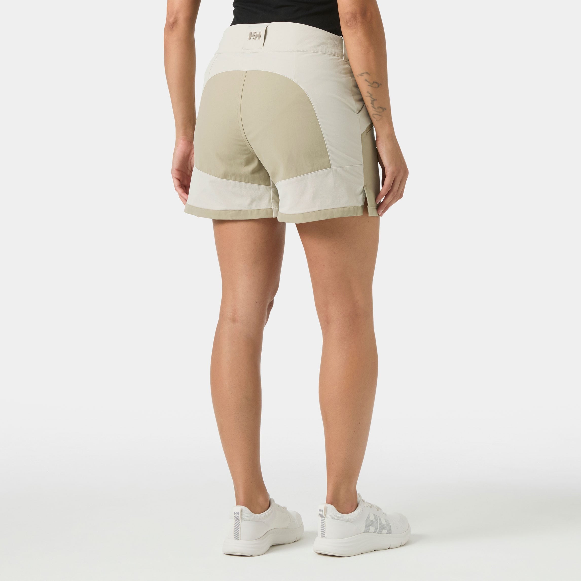 Women's HP Calvi Shorts - 757 PEBBLE