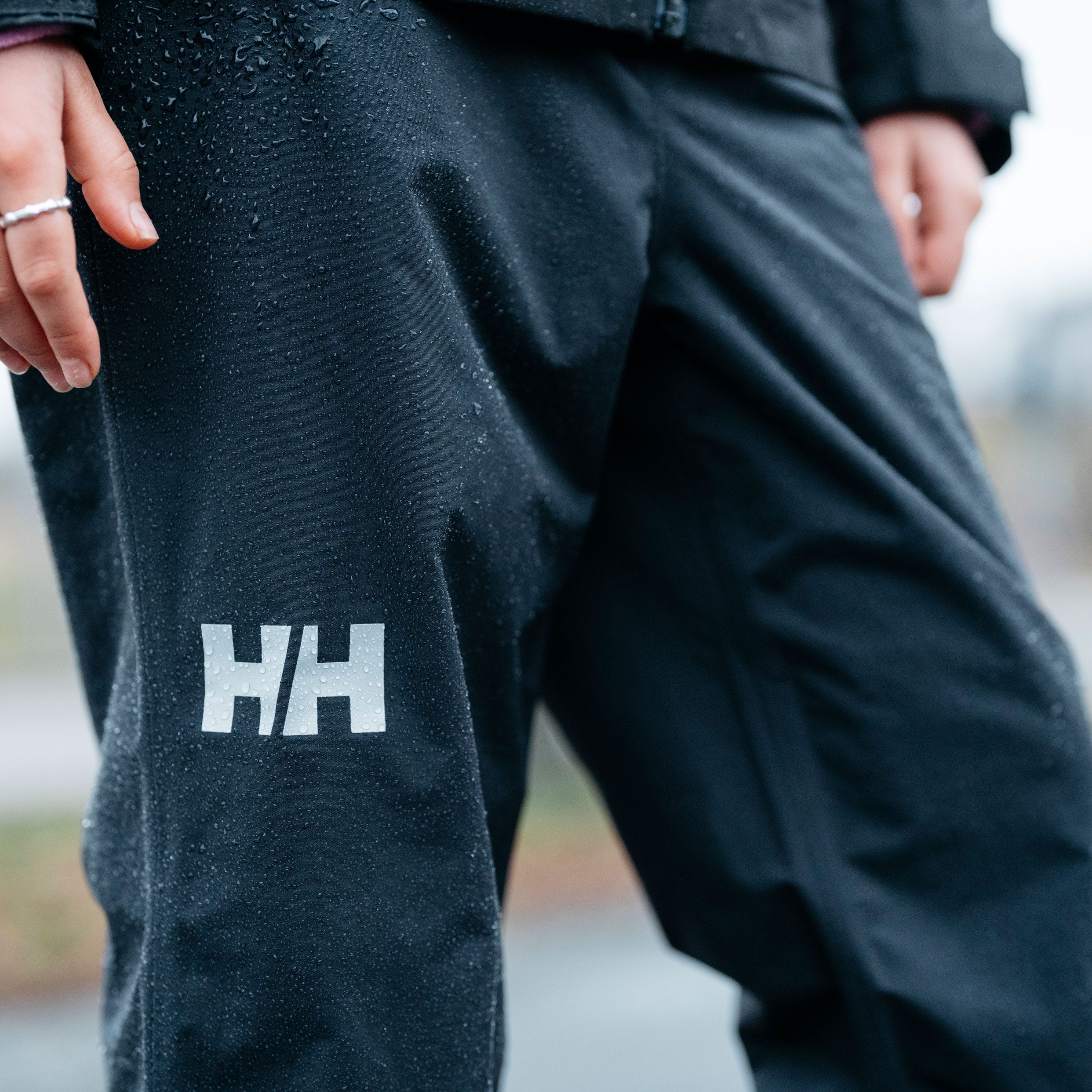 Juniors' Shelter HELLY TECH® Pants - 990 BLACK