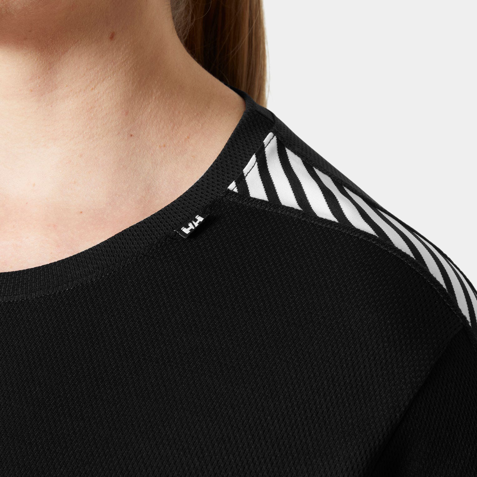 Women’s HH LIFA® Long-Sleeve Crew Base Layer - 990 BLACK
