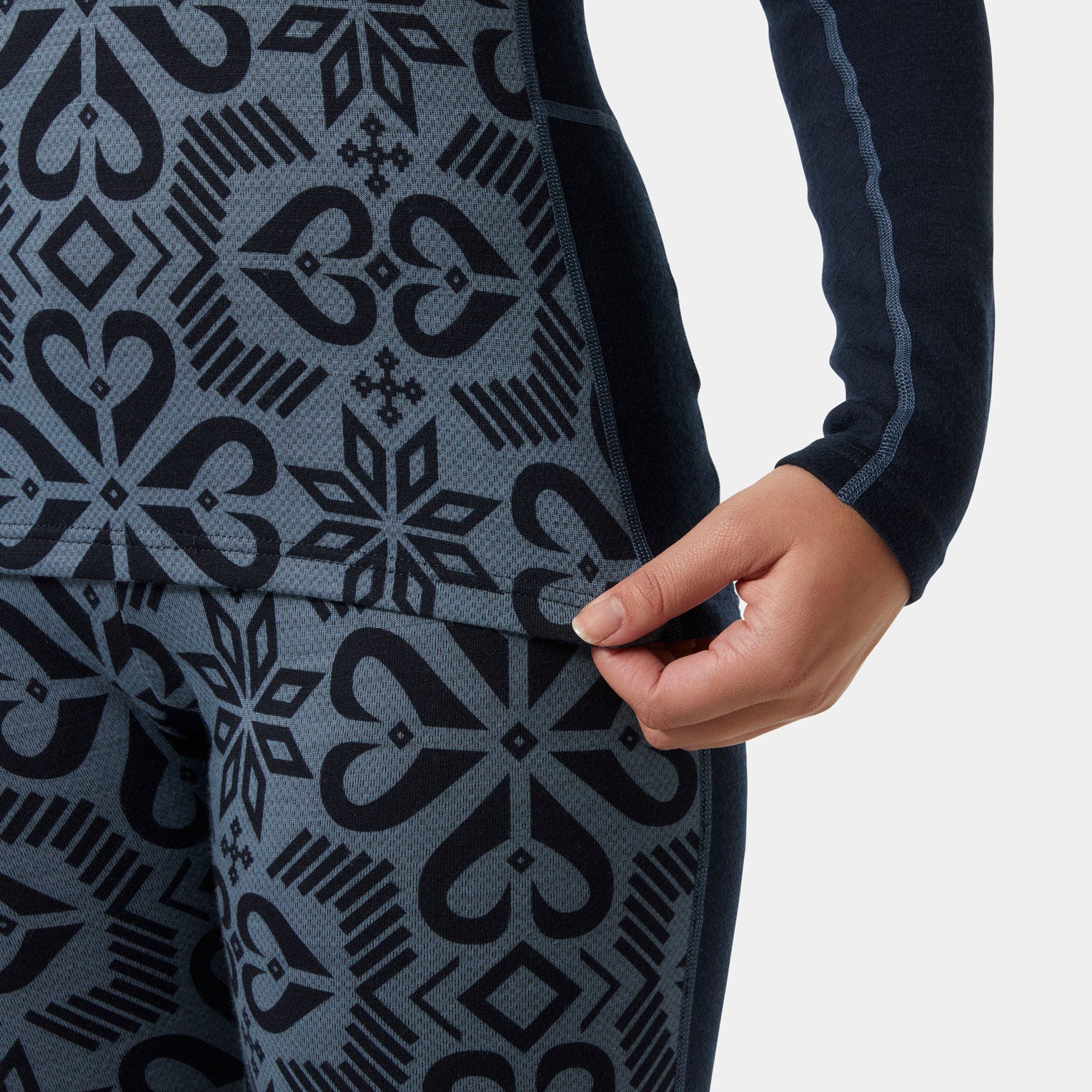 Women’s LIFA® Merino Midweight Graphic Long-Sleeve Crew Base Layer - 600 NAVY NORDIC ROSE AOP