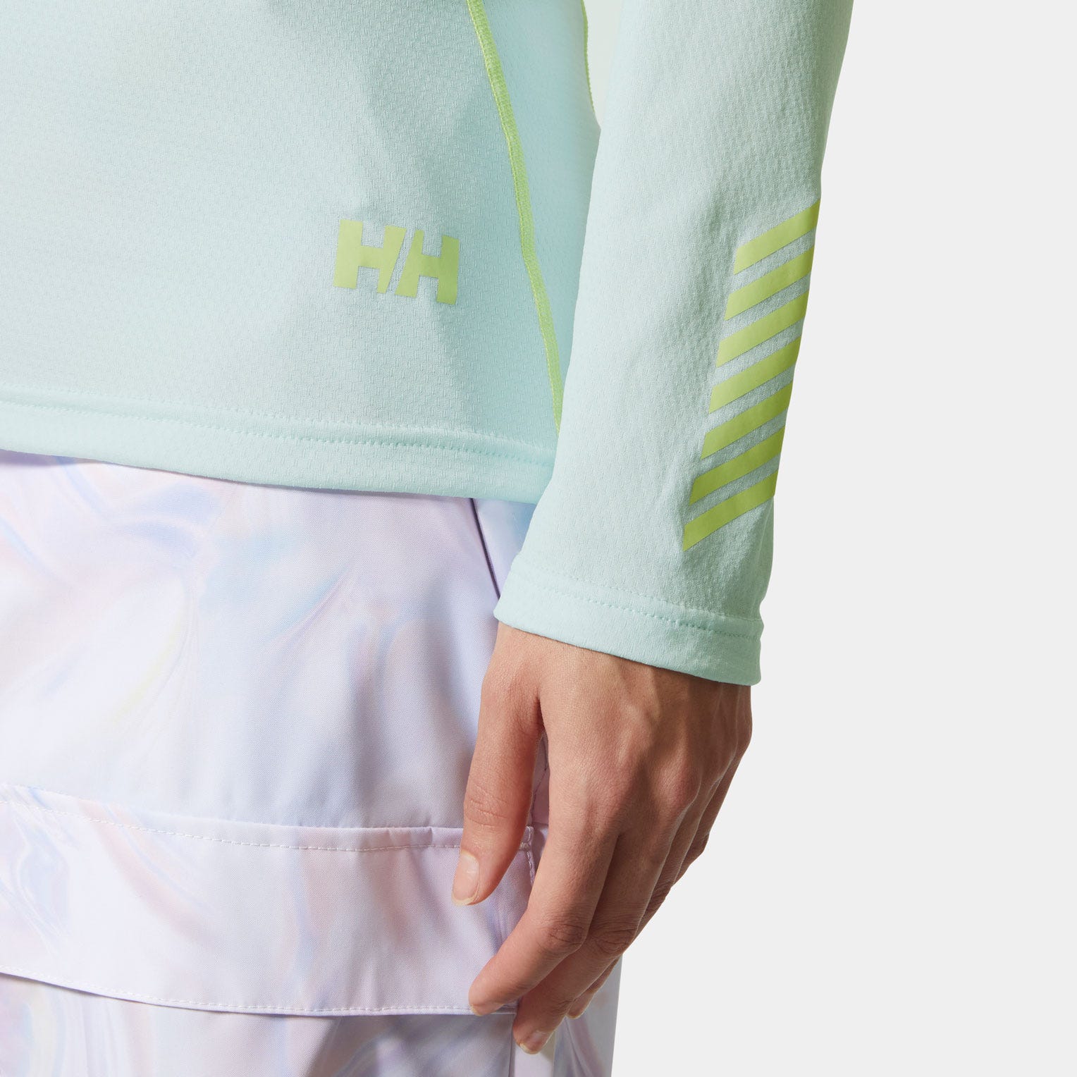 Women's LIFA® ACTIVE Crew Base Layer - 562 ICICLE
