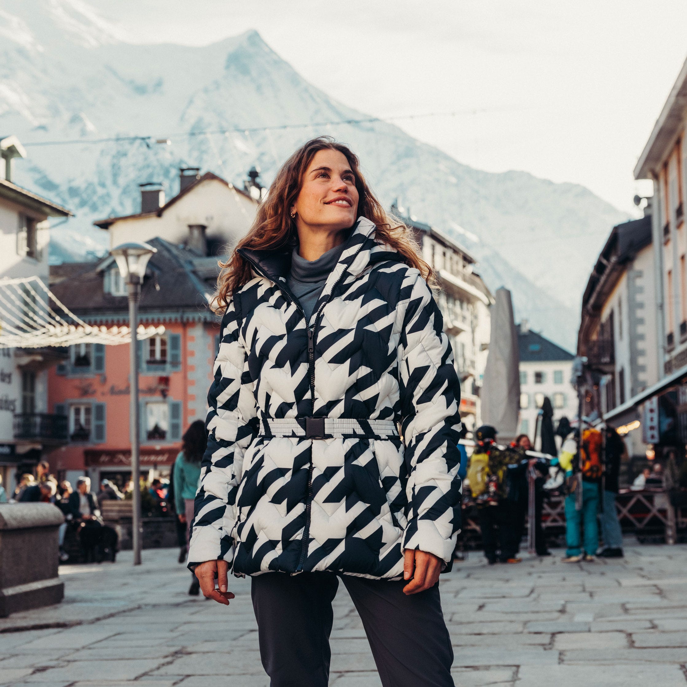 Women's Winter Bliss Modular Down Jacket - 597 NAVY HOUNDSTOOTH AOP