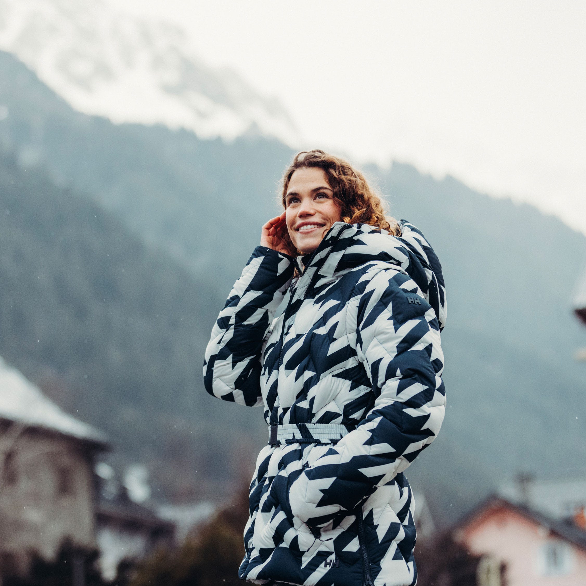 Women's Winter Bliss Modular Down Jacket - 597 NAVY HOUNDSTOOTH AOP