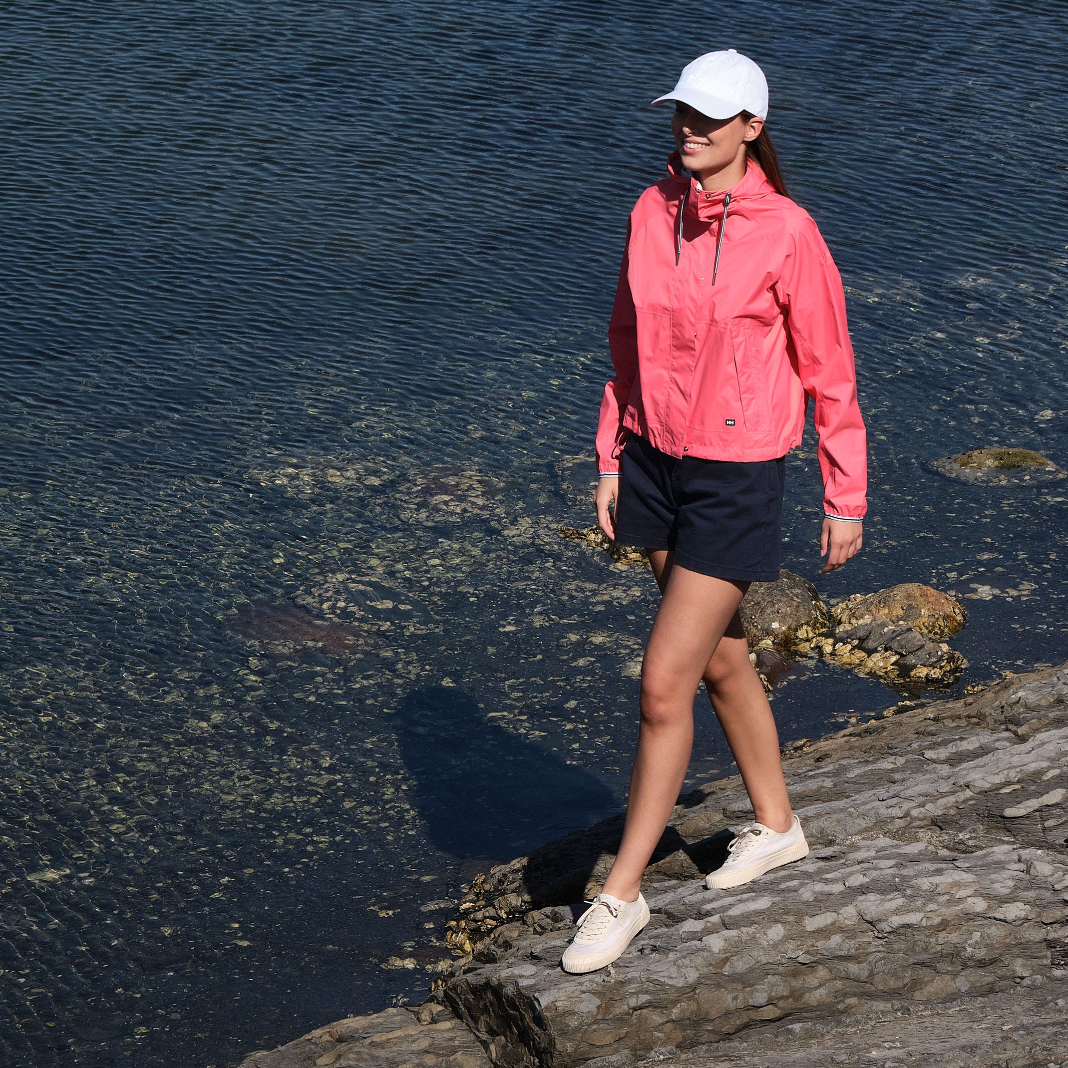 Women's Amalfi Shorts 4" - 597 NAVY